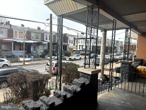 Building Photo - 5707 Lansdowne Ave