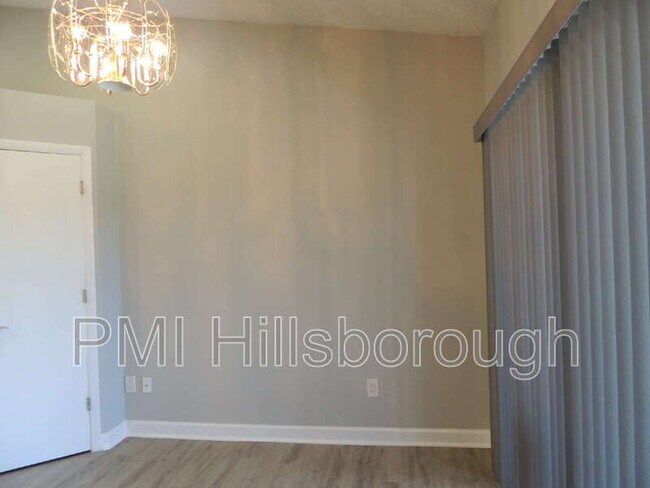Building Photo - 944 Burlwood St