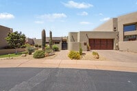 Building Photo - 6711 E Camelback Rd