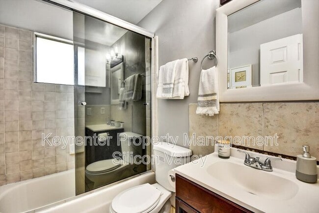 Building Photo - 329 Blossom Hill Rd