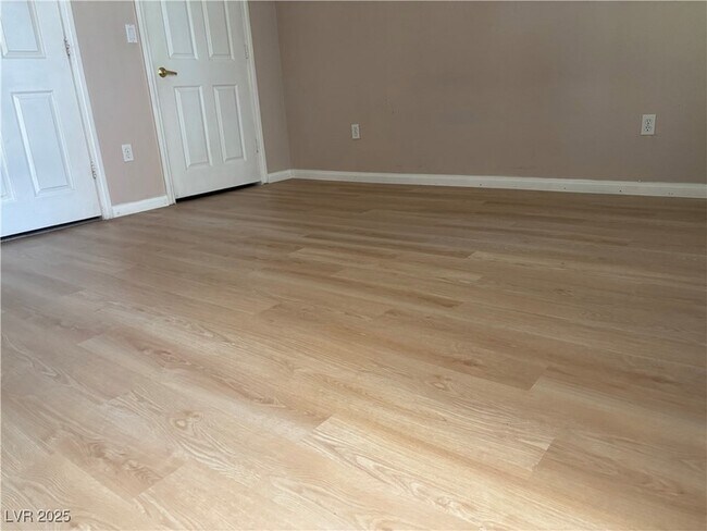 Building Photo - 8000 W Badura Ave