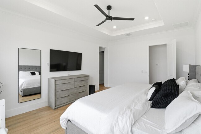 Building Photo - 655 Hookline Cir