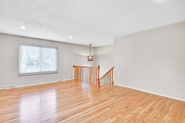 Building Photo - 1019 W 75th St