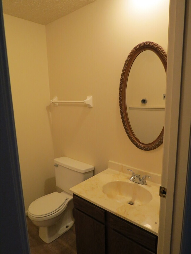 Building Photo - new rental in Reynoldsburg Schools
