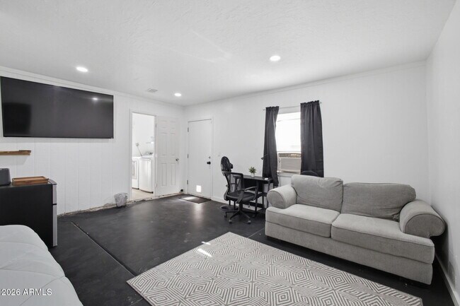 Building Photo - 2329 E Concorda Dr
