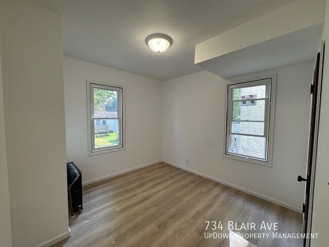 Building Photo - 734 Blair Ave