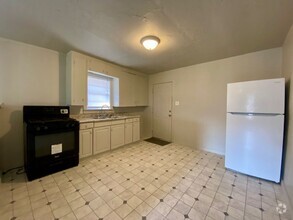 Building Photo - 2 Bedroom 1 Bath Home In Bossier City! - S...