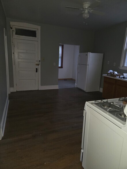 Building Photo - 8445 S Marquette Ave