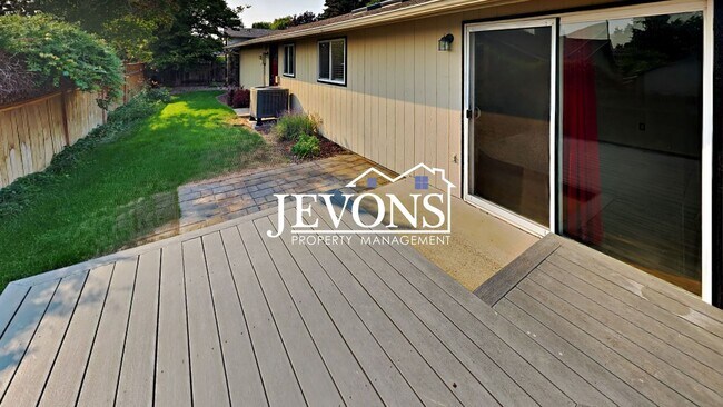 Building Photo - 3-bedroom single-family home near Randall ...