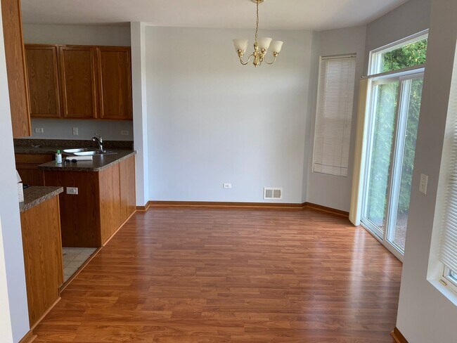 Building Photo - 4925 Montauk Dr