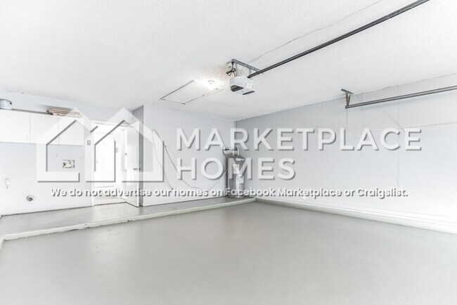 Building Photo - 1533 Kingfisher Ln N