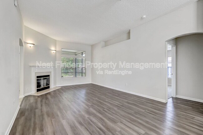 Building Photo - 749 Grand Parke Dr
