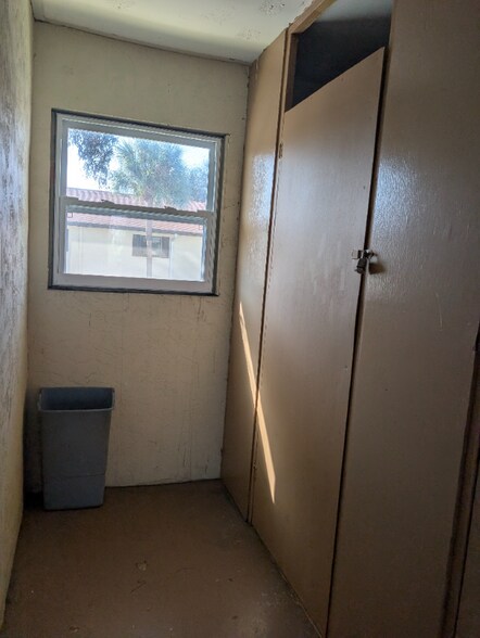 Building Photo - 340 Base Ave E