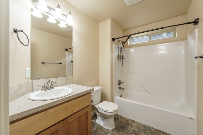Building Photo - ASK ABOUT ONE MONTH FREE SPECIAL - Ask Us How! Convenient Location 3 Bedroom 2.5 Bathroom with Fe...