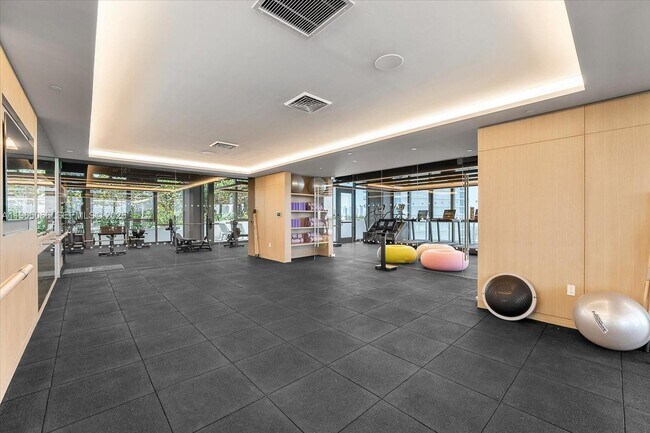 Building Photo - 501 West Ave