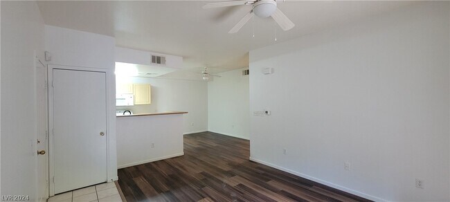 Building Photo - 8250 N Grand Canyon Dr