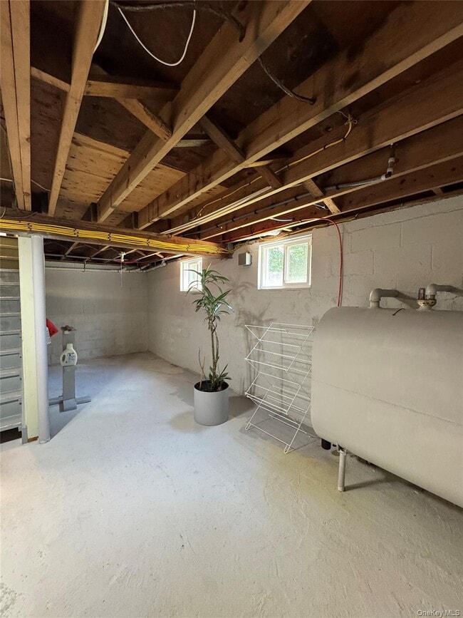 Building Photo - 18 Montfort Woods Rd