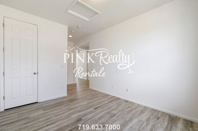 Building Photo - 8033 Buffalo Horn Dr