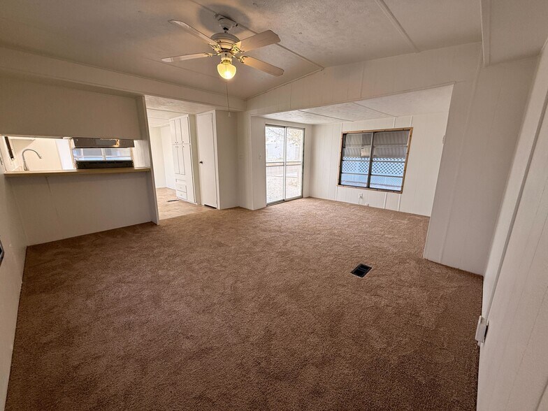 Building Photo - 3601 E Wyoming Ave