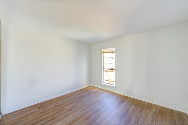 Building Photo - 6401 Deihl Rd