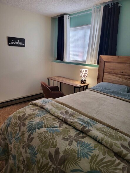 Full bed & Room desk with window darkening curtains - 1205 Centaur Cir