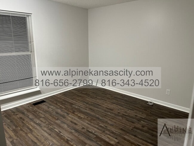 Building Photo - 2 Units Available Across from Congress Mid...