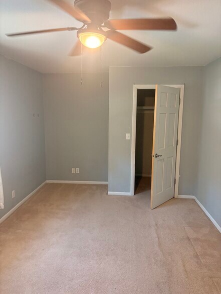 Building Photo - 501 Woodbine Dr