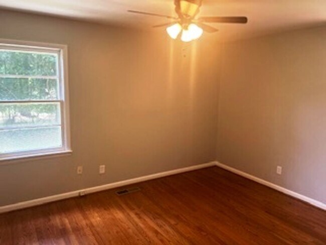 Building Photo - Convenient 3BR/2BA in Vestavia near Collonade