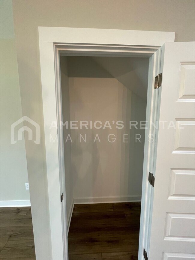 Building Photo - Home for Rent in Weaver, AL!!! Available to View Now!!!