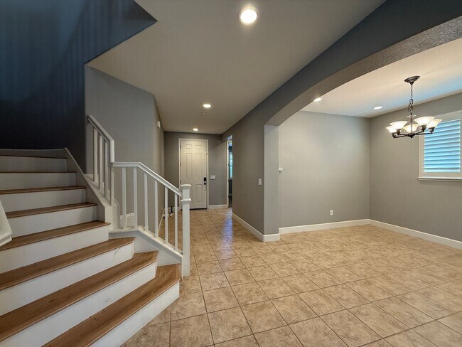 Building Photo - Four Bedroom West Roseville Home