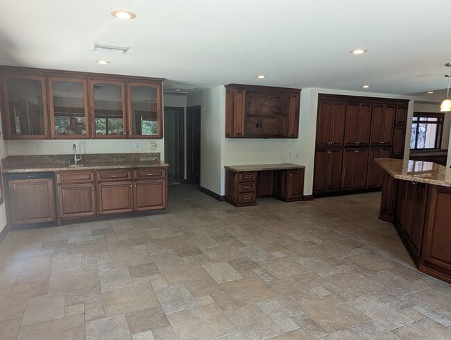 Building Photo - Luxury 5 Bedroom Home in Palo Verde Ranch