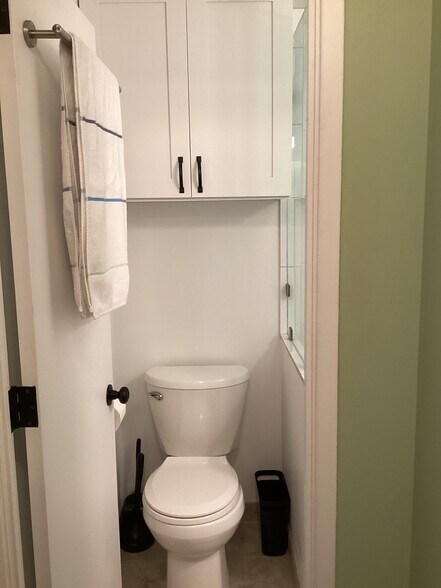 Building Photo - 666 Prospect St