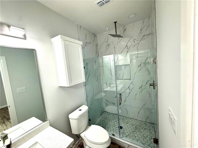 Building Photo - 11 West Dr