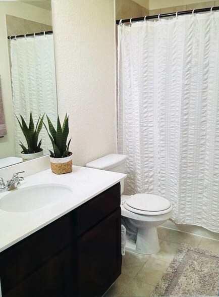 Building Photo - 741 Carol Dr