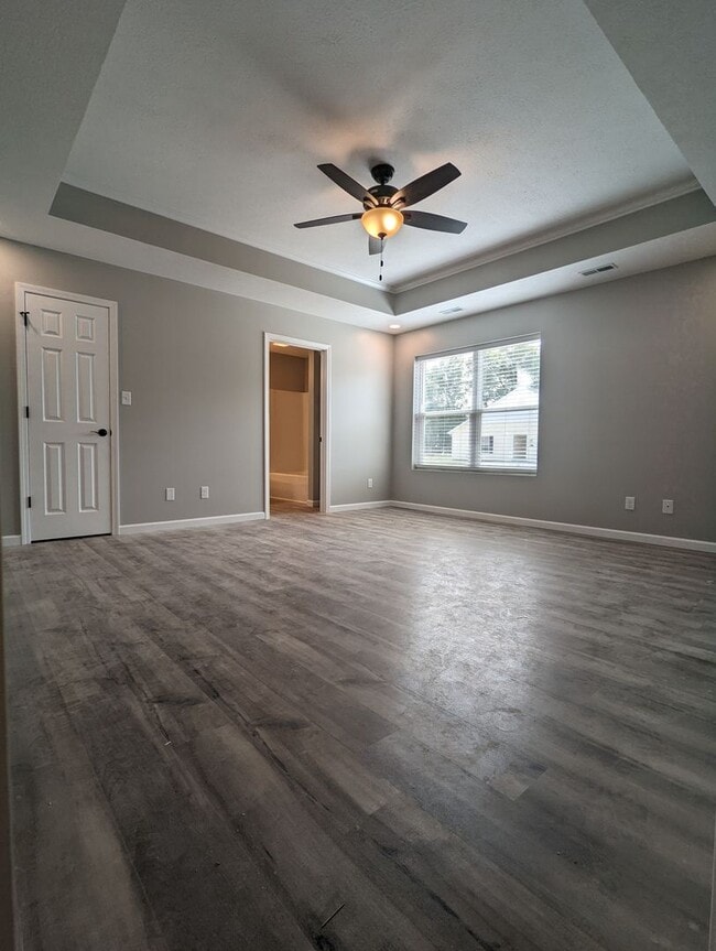 Building Photo - Experience modern living in this brand new...