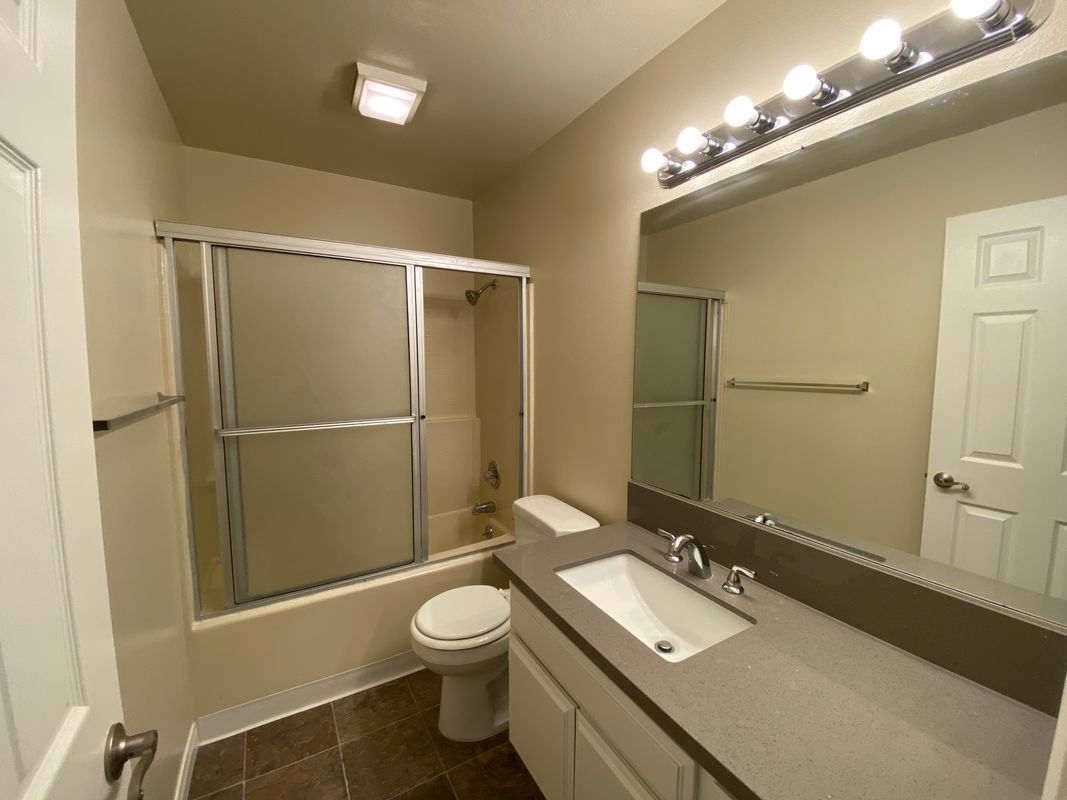 Building Photo - 211 W Verdugo Ave