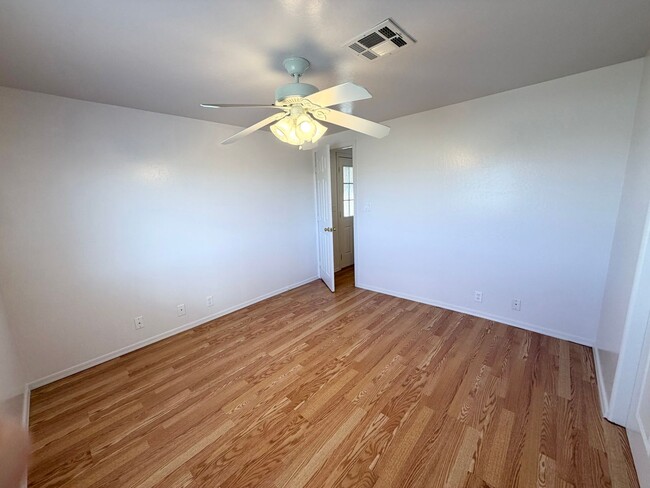 Building Photo - 1290 Prairiegrass Rd