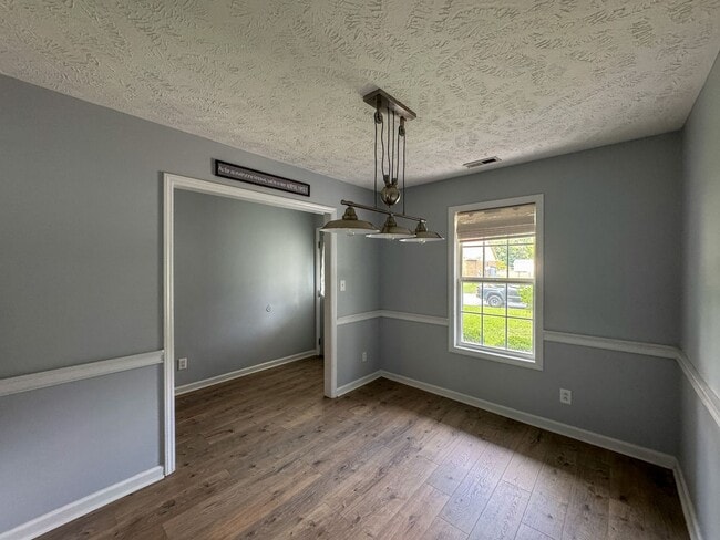 Building Photo - Cute 3 Bed 2 Bath Home in Spring Lake