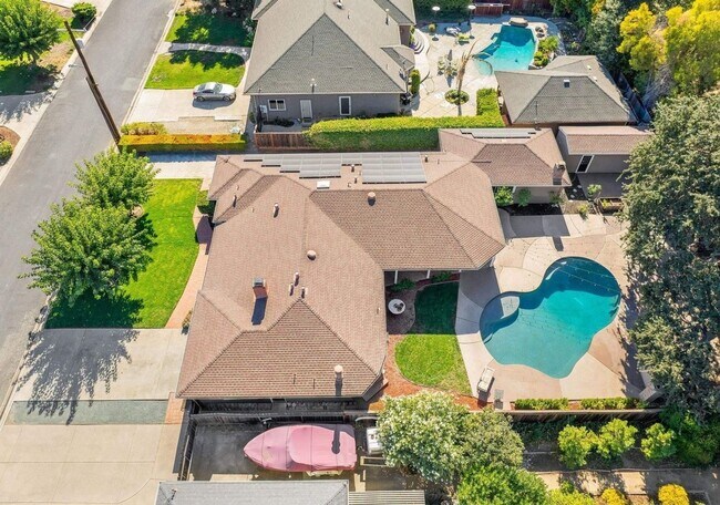 Building Photo - Beautiful Single-Story Home with Pool in Prime Concord Location –