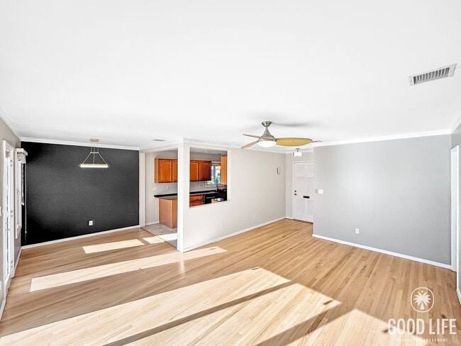 Building Photo - Great 3B/2BA House in Allied Gardens with a Pool!