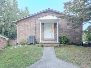 Building Photo - Lenoir City, 37772 - 2 Bedroom, 2 Full Bath, 1,000 square foot One-Level Condo SHORT TERM LEASE O...
