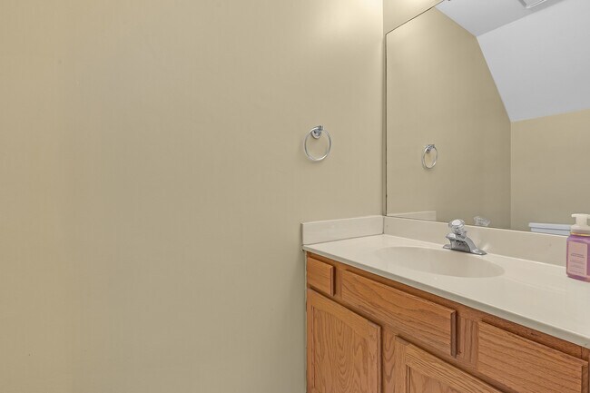Building Photo - 1126 Regency Dr