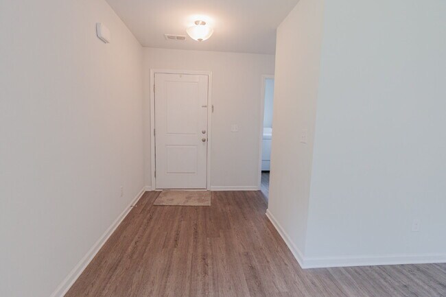 Building Photo - Cozy 3 Bedroom Home with Covered Patio