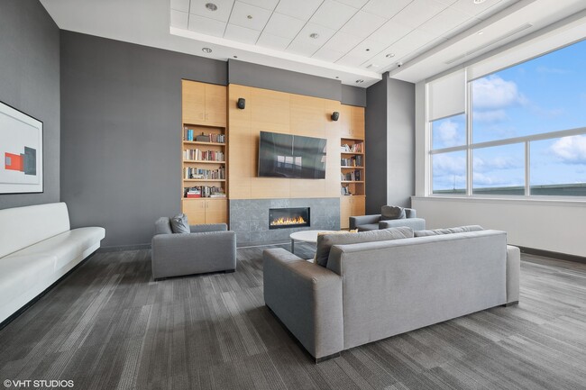 Building Photo - 1917 S Calumet Ave