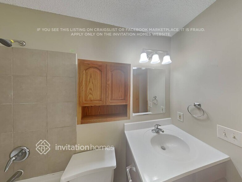 Building Photo - 14333 Hickory Way