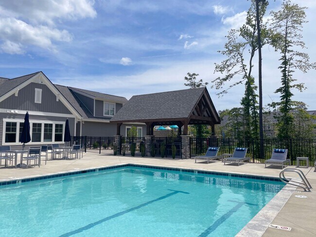 Building Photo - Cardinal | 4 Bed 2.5 Bath | Garage | 1895 sf | $2959-$3255 | 8, 9, 10, 12, 14, and 15 month lease...