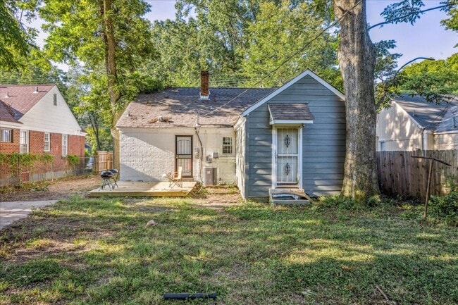 Building Photo - 2694 Kimball Ave