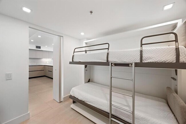 Building Photo - 9499 Collins Ave