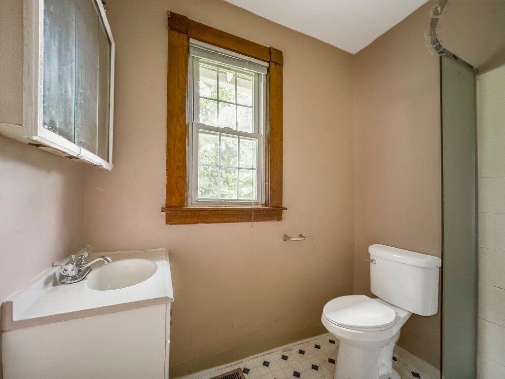 Building Photo - 116 Hampden St