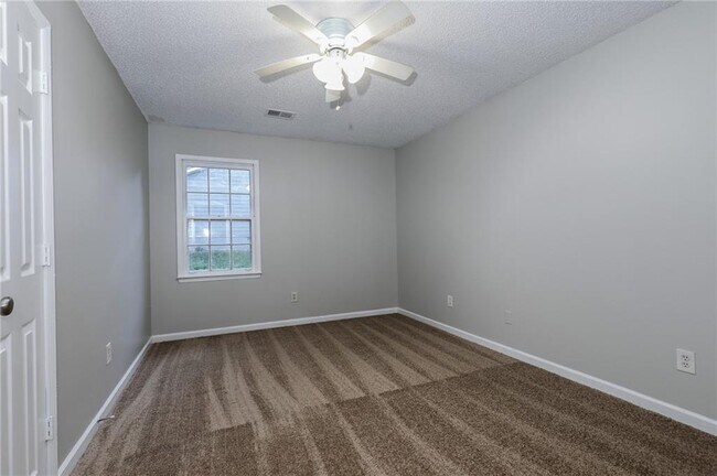 Building Photo - 3539 Tulip Dr